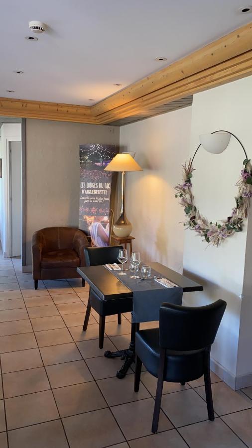 Les Lodges Du Lac Saint-Alban-de-Montbel Ngoại thất bức ảnh