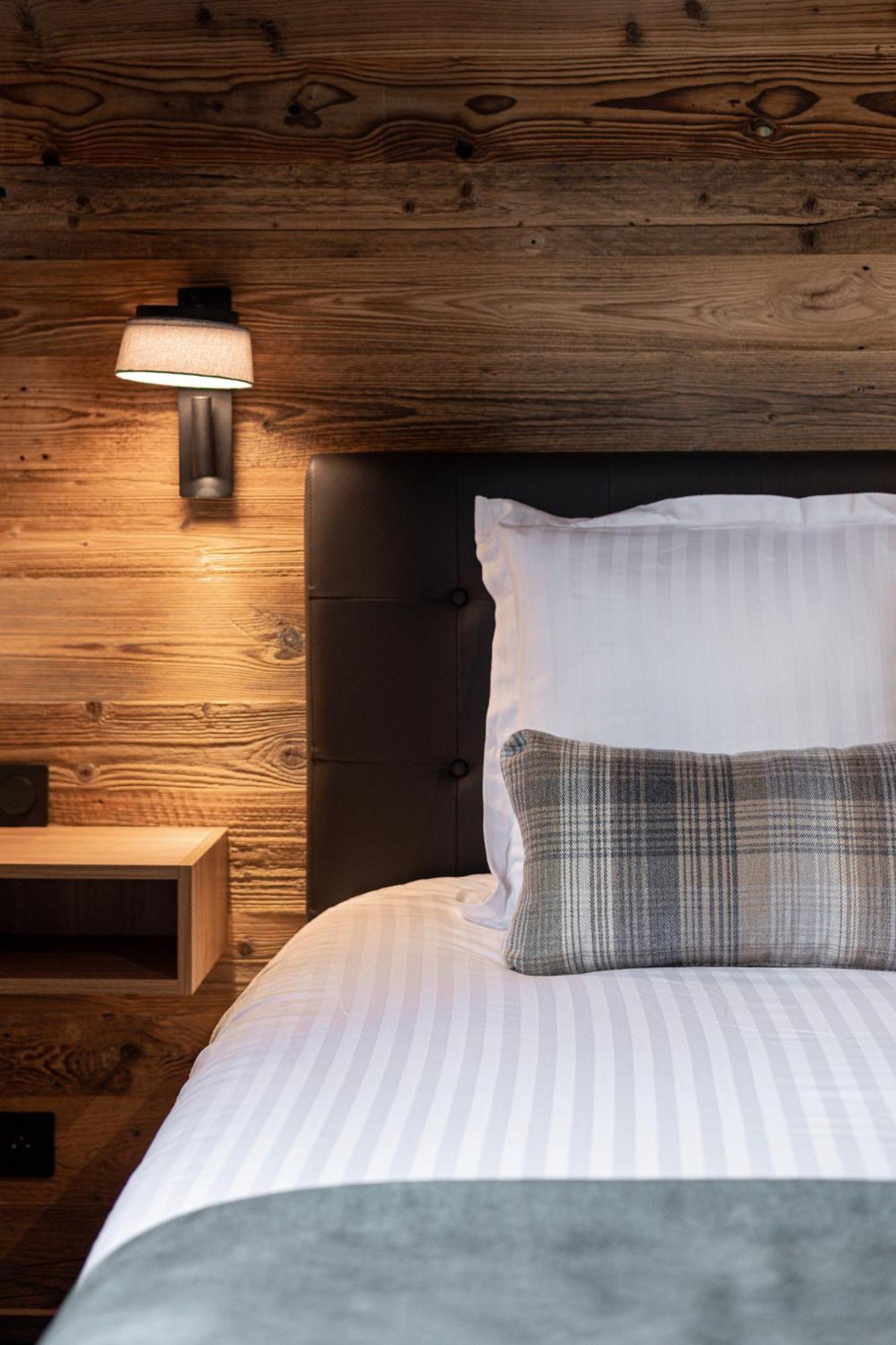 Les Lodges Du Lac Saint-Alban-de-Montbel Ngoại thất bức ảnh