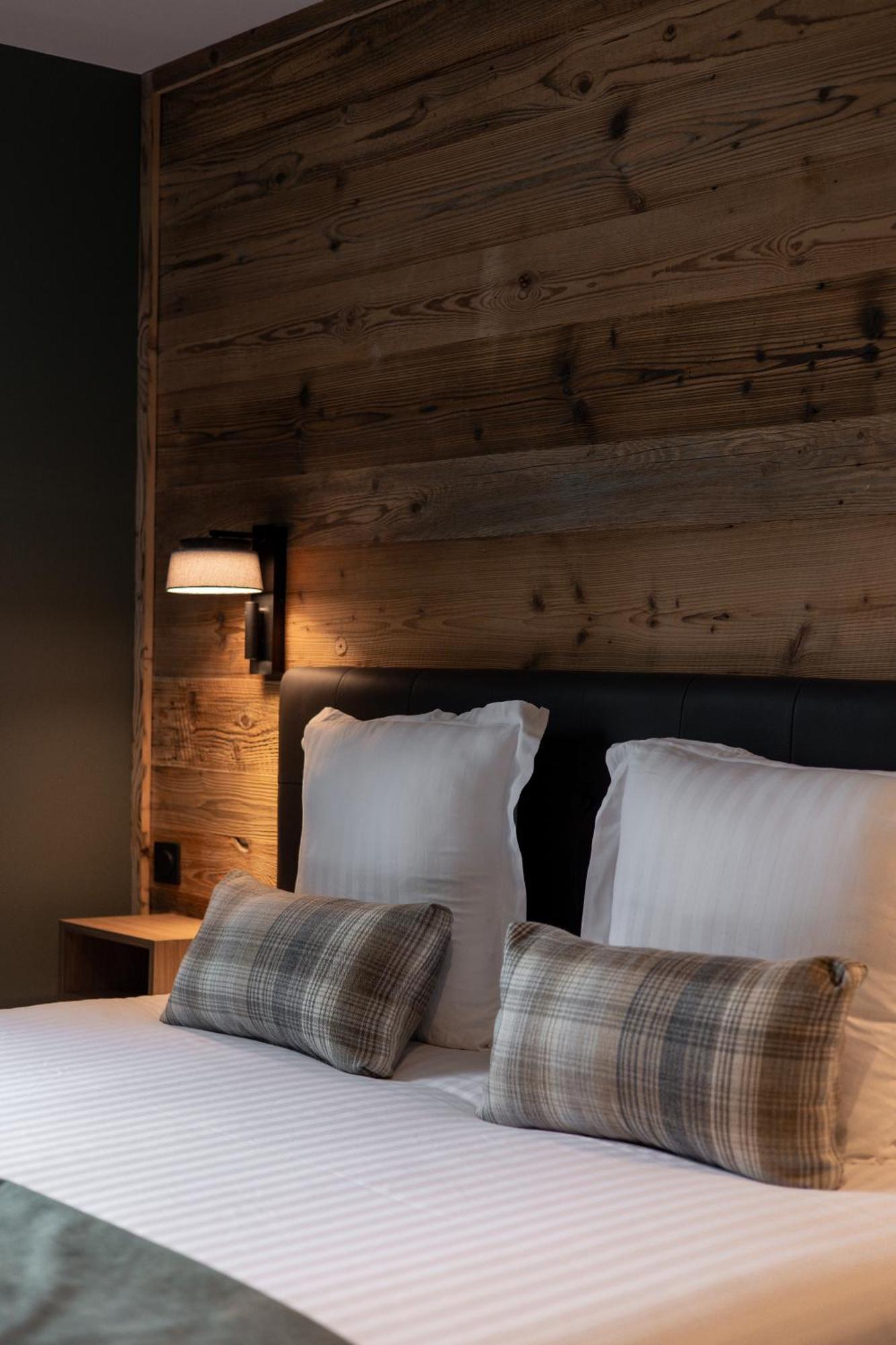 Les Lodges Du Lac Saint-Alban-de-Montbel Ngoại thất bức ảnh