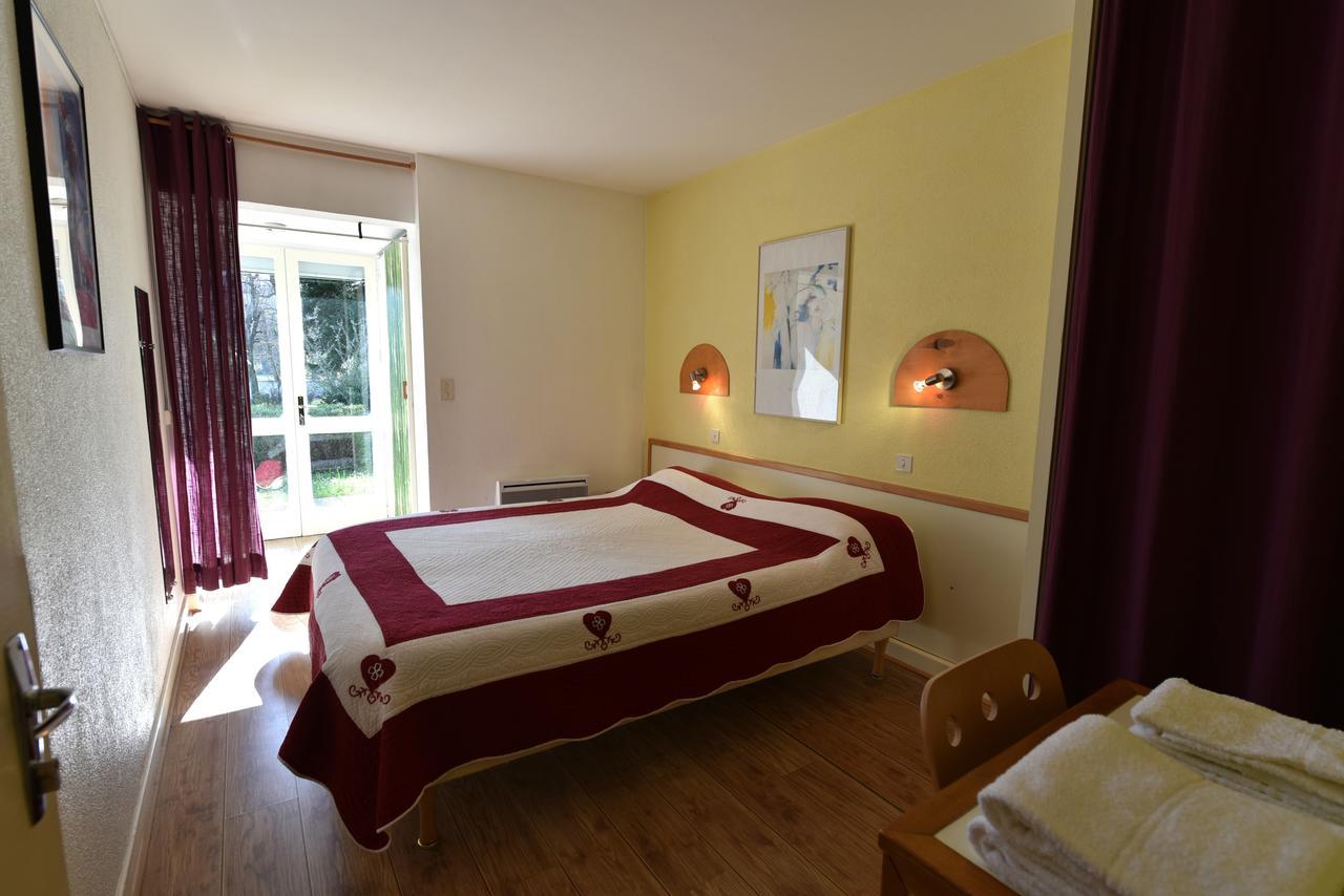 Les Lodges Du Lac Saint-Alban-de-Montbel Phòng bức ảnh