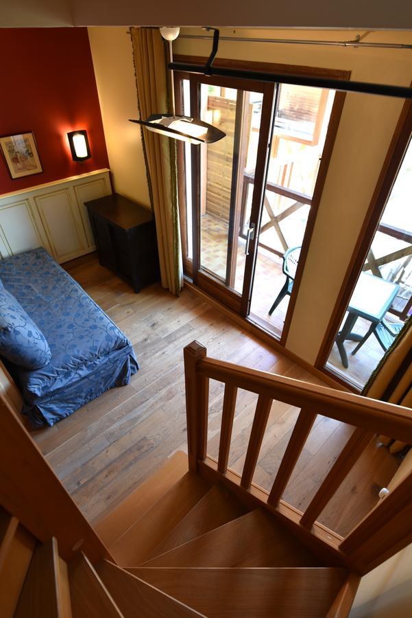 Les Lodges Du Lac Saint-Alban-de-Montbel Phòng bức ảnh