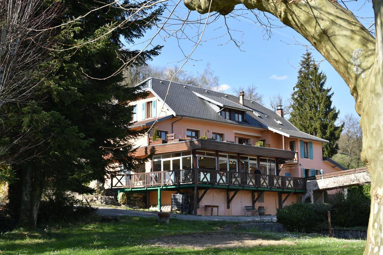 Les Lodges Du Lac Saint-Alban-de-Montbel Ngoại thất bức ảnh