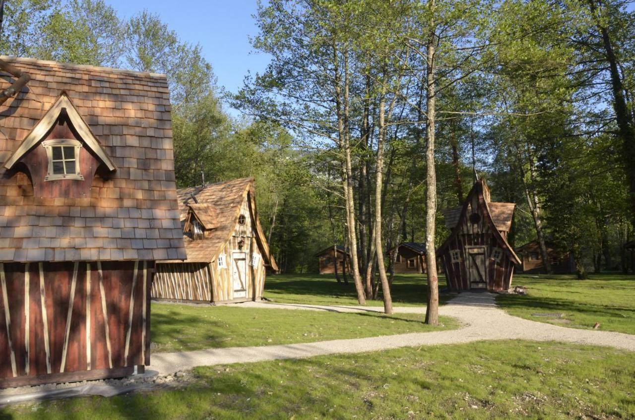 Les Lodges Du Lac Saint-Alban-de-Montbel Ngoại thất bức ảnh