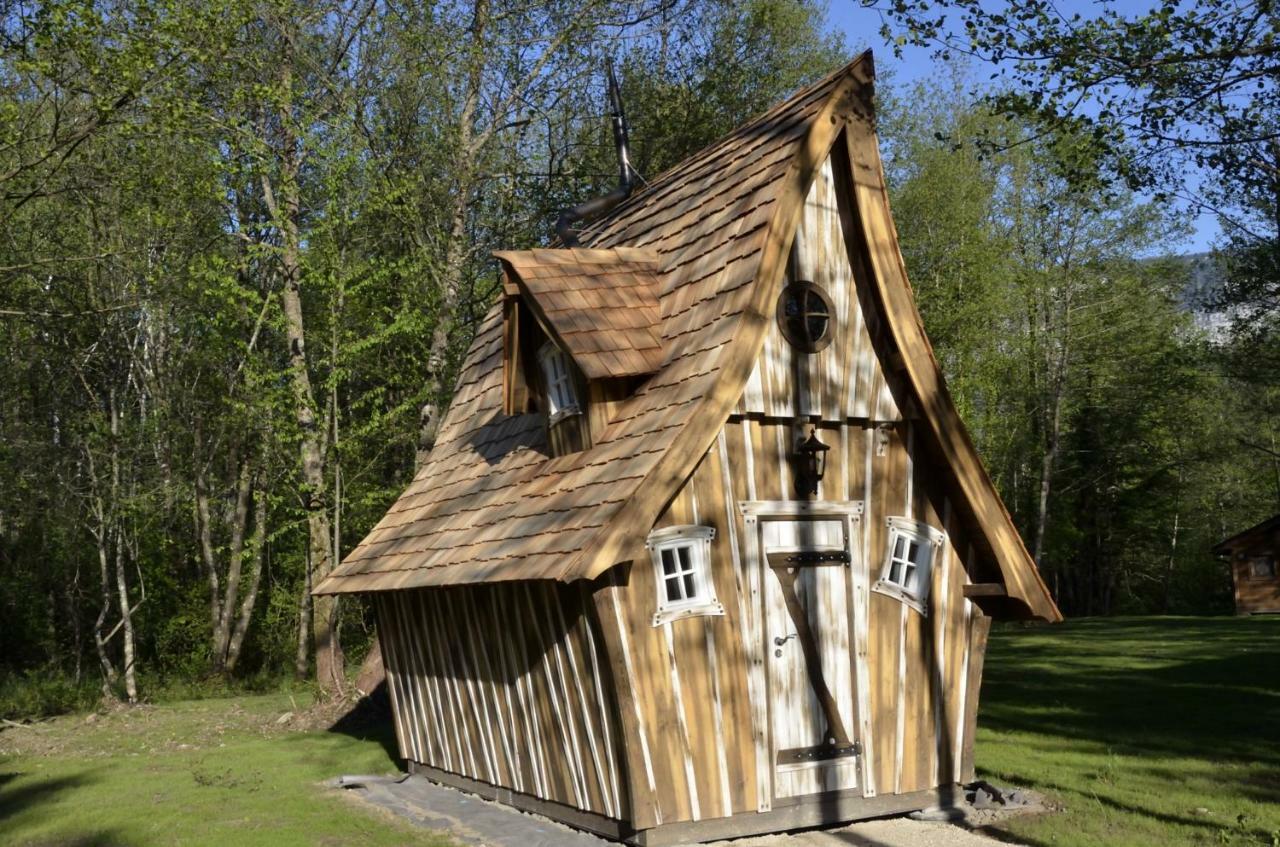 Les Lodges Du Lac Saint-Alban-de-Montbel Ngoại thất bức ảnh