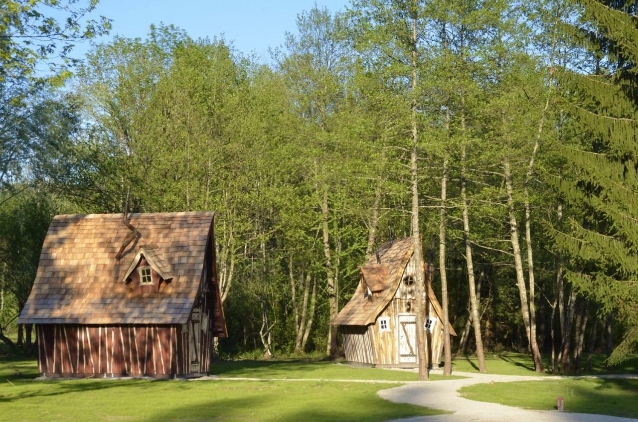 Les Lodges Du Lac Saint-Alban-de-Montbel Ngoại thất bức ảnh