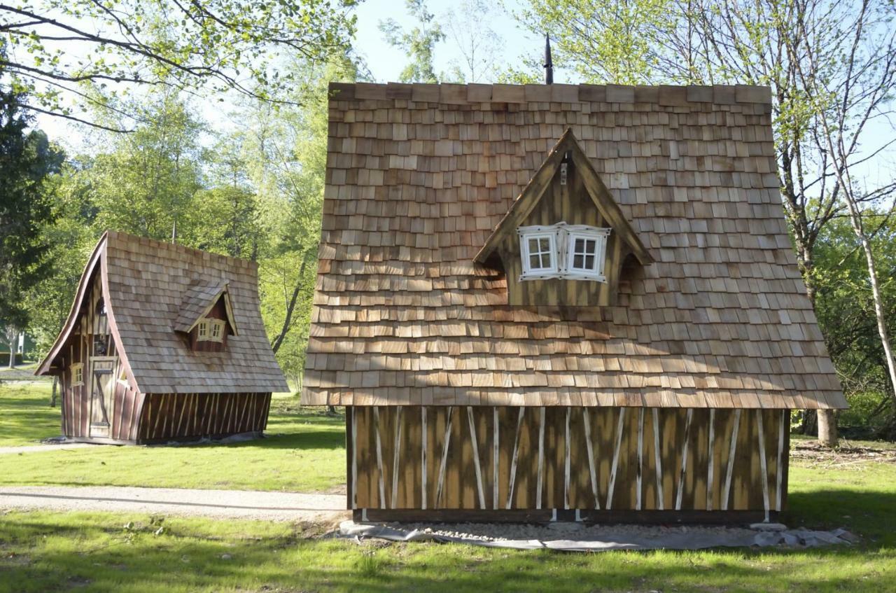 Les Lodges Du Lac Saint-Alban-de-Montbel Ngoại thất bức ảnh