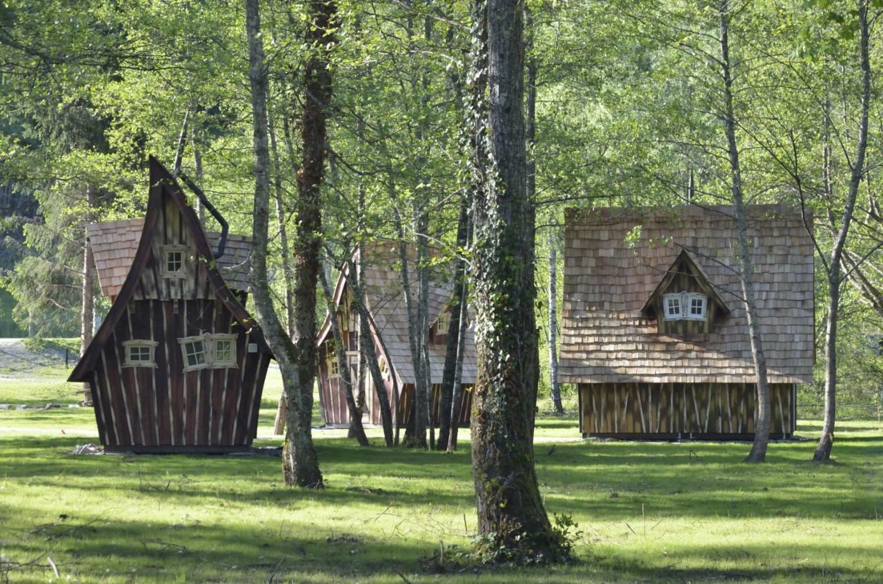 Les Lodges Du Lac Saint-Alban-de-Montbel Ngoại thất bức ảnh