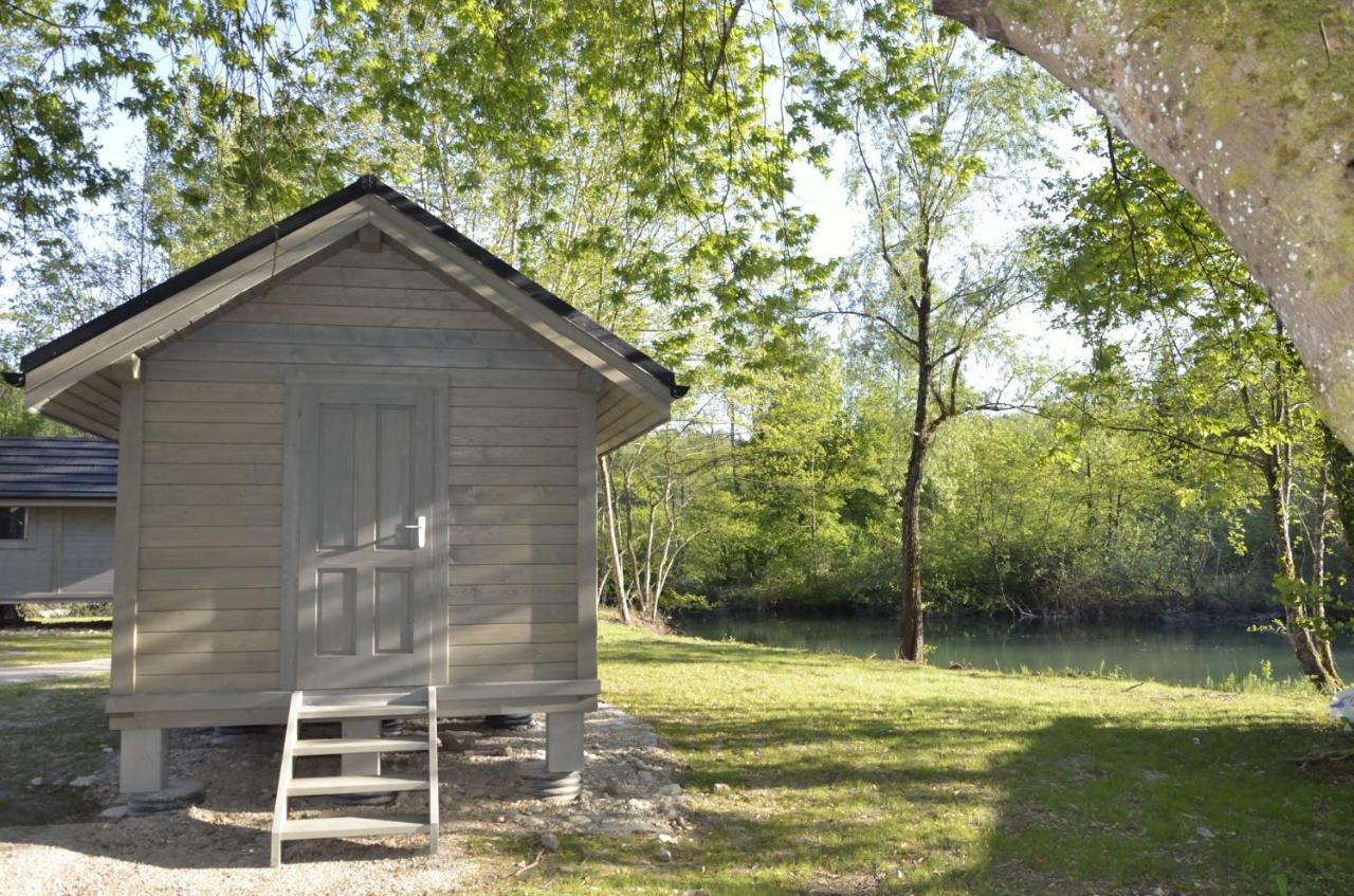 Les Lodges Du Lac Saint-Alban-de-Montbel Ngoại thất bức ảnh